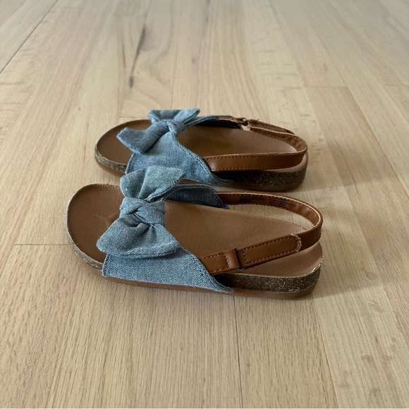 🎉HP🎉 Gap Chambray Bow Sandals - Picture 5 of 7
